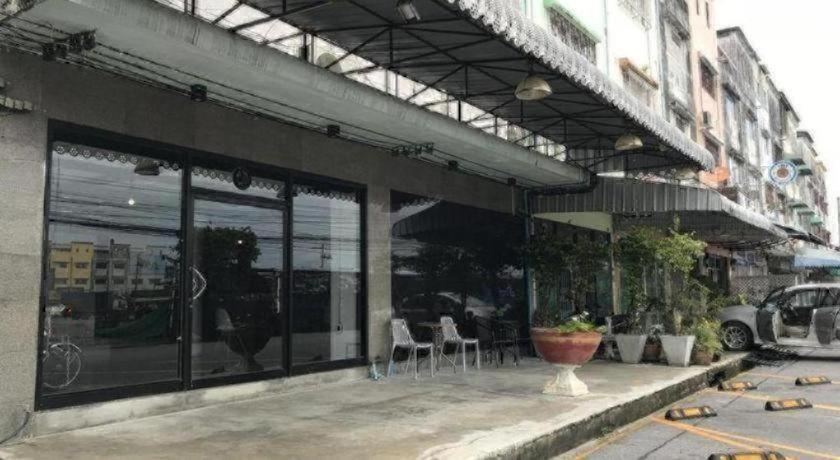 The Color Express Hotel Nakhon Si Thammarat Exterior photo